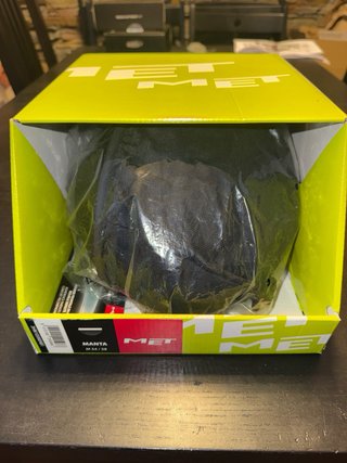 Casco MET Manta Negro/Blanco