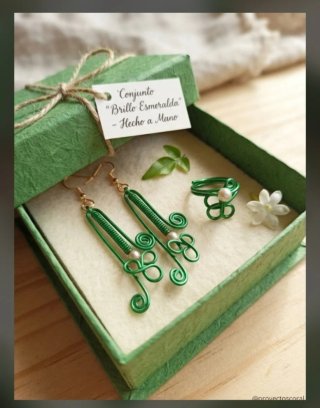Aretes y Anillo Alambre Verde Esmeralda