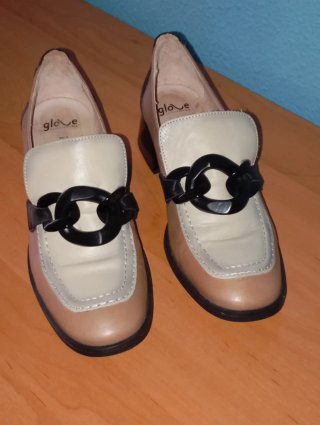 Zapatos Beige y Marrón