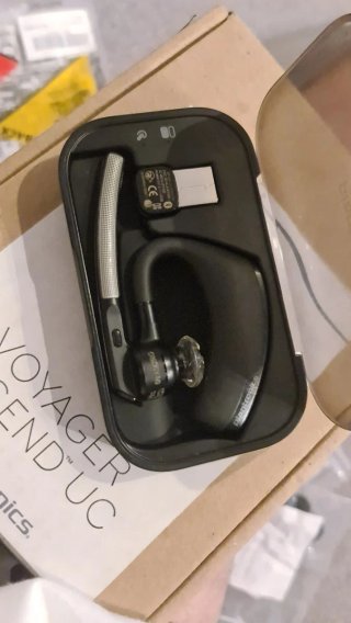 Auricular Profesional Plantronics Voyager Completo