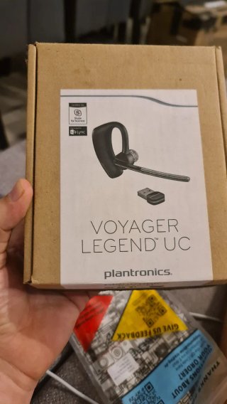 Auricular Profesional Plantronics Voyager Completo