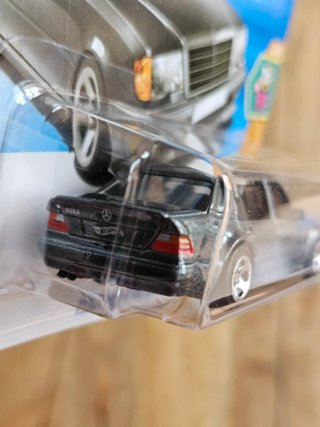 Hotwheels Mercedes Benz 500 E