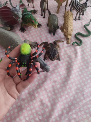 Lote animales de plástico