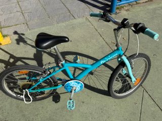 Bicicleta infantil azul