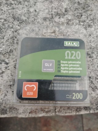 SALKI Grapadora FSK20C + 200 Grapas