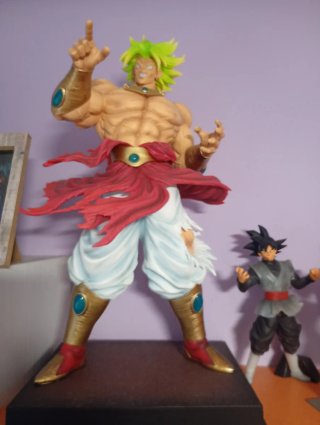 Figura Broly