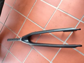 Horquilla rígida de carbono para bicicleta
