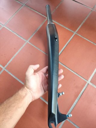 Horquilla rígida de carbono para bicicleta