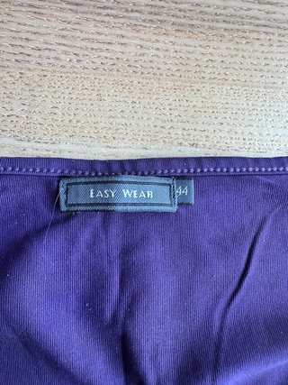 Camiseta tirantes morada y negra Talla 44