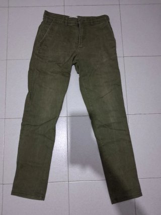 Pantalón verde hombre