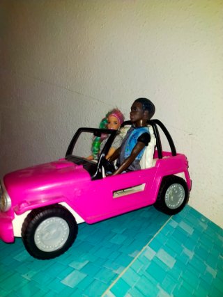 Armario coche y muñec@s Barbie con Accesorios