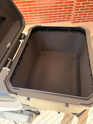 Baúl Top Case Zontes 368G Negro/Plata