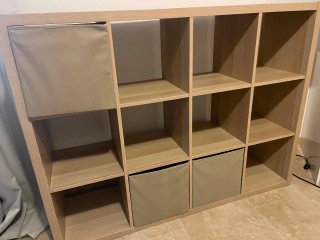 Estantería modular de madera y tela
