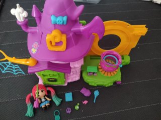 Casa Bruja Juguete con Muñeca y Accesorios