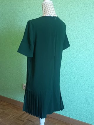 Vestido Zara verde con bajo tableado