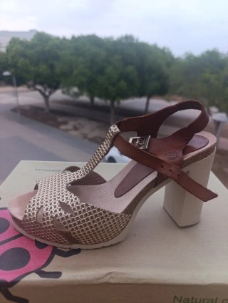 Sandalias de piel tacón