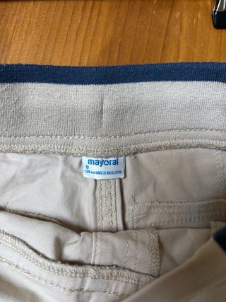 Pantalones niño beige talla 9 Mayoral