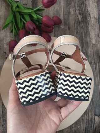 Sandalias de piel estampado zigzag ♡ NEMONIC * 37