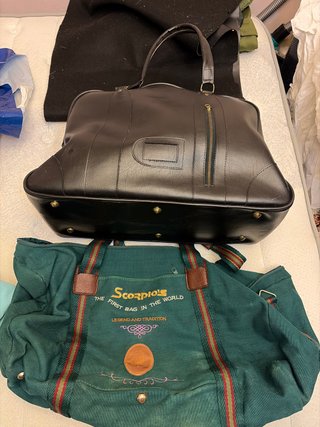 Bolsos de viaje vintage negros y verdes
