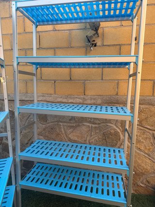 Estantería modular aluminio y plástico