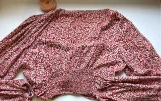 Blusa crop top flores teja Pull&Bear
