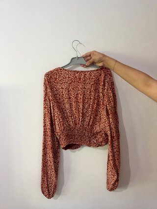 Blusa crop top flores teja Pull&Bear