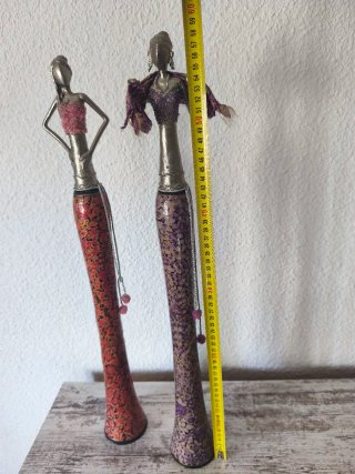 Figuras decorativas mujer vestida
