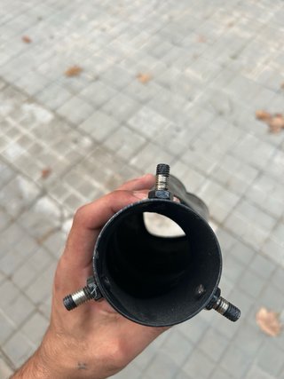 Cola de escape en forma de corazón
