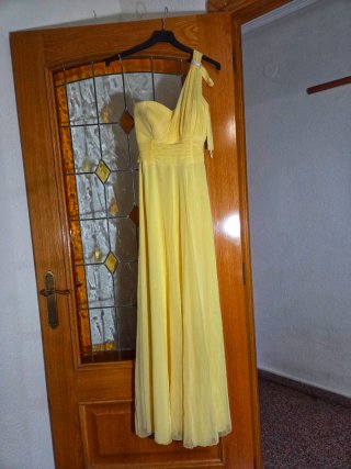 Vestido amarillo de fiesta asimétrico