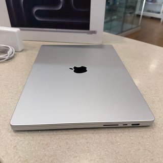 MacBook Pro 16 M4 Pro