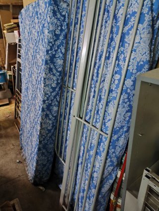 Litera metálica y de madera