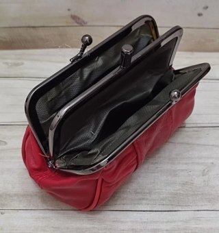 OFERTA. MONEDERO ROJO VINTAGE PIEL UBRIQUE