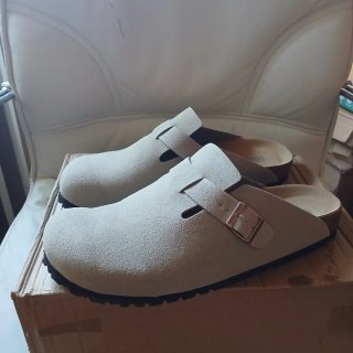 Birkenstock Beige Suede Clogs Talla 44