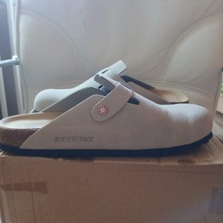 Birkenstock Beige Suede Clogs Talla 44