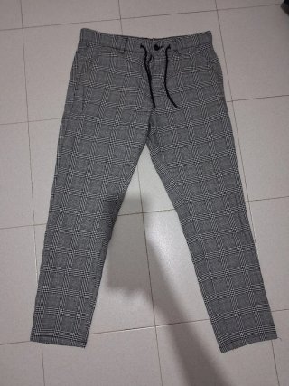 Pantalones de cuadros grises para hombre