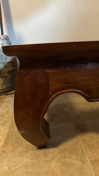 Mesa de centro madera maciza y sobre de cristal