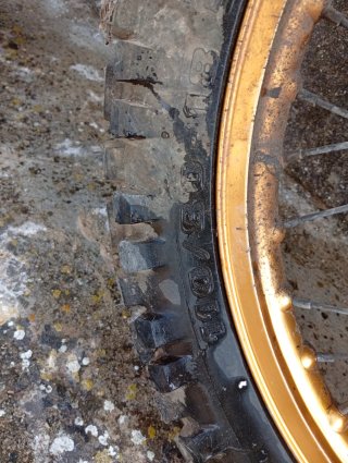 Llantas Moto Derbi FDS Doradas delantera y trasera