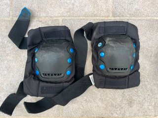 Set Patines Oxelo Fit 5 Jr + Protecciones