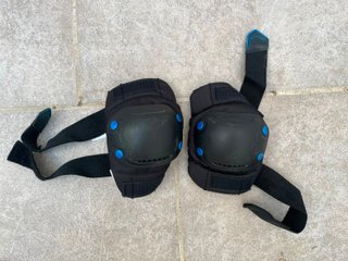 Set Patines Oxelo Fit 5 Jr + Protecciones