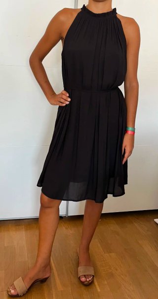Vestido negro estilo Halter