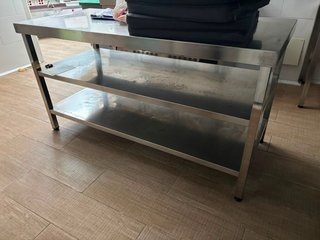 Mesa de trabajo de acero inoxidable