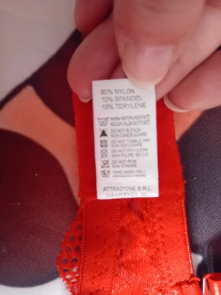 Reggiseno rosso in pizzo tg5 italiana + estensore