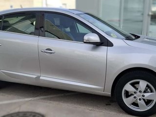 RENAULT fluence