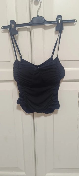 Top donna nero con rouches
