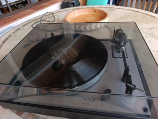 Tocadiscos Thorens TD 146