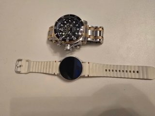 Reloj Samsung y Invicta