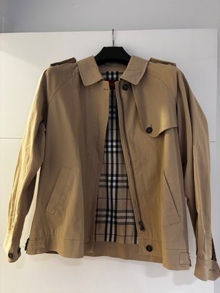 Trench Corto Burberry Beige Auténtico