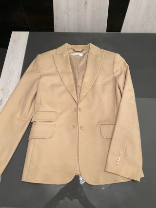 Traje de chaqueta y pantalón beige