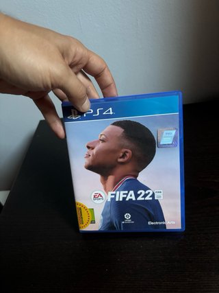 GTA V PS4 (Grand Theft Auto V) + Caja FIFA 22