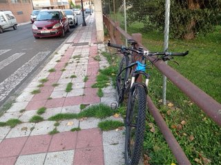 Bicicleta MTB Carbono Azul y Negra